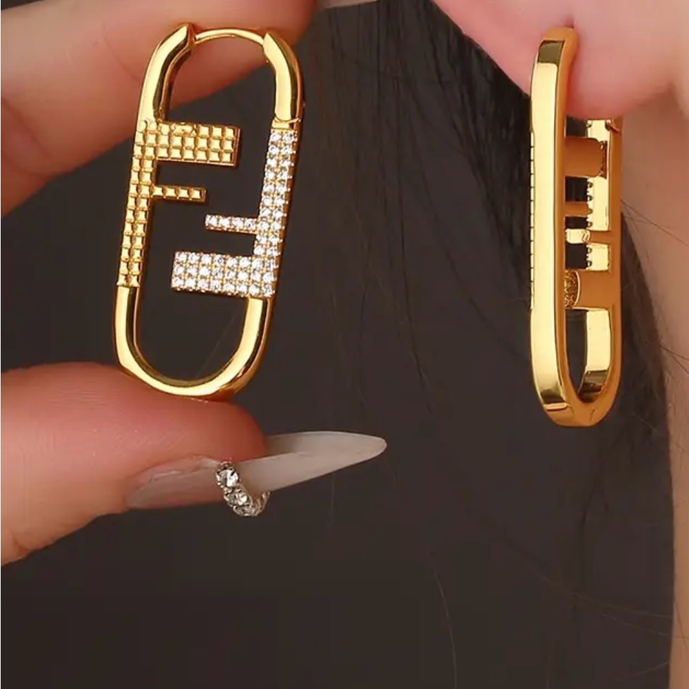 O’lock earrings